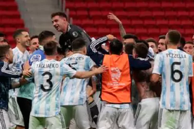 De eterno suplente a héroe en los penales: la historia de Dibu Martínez para llegar a la Selección