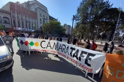 Trabajadores de salones de fiesta reclaman la habilitación de la actividad