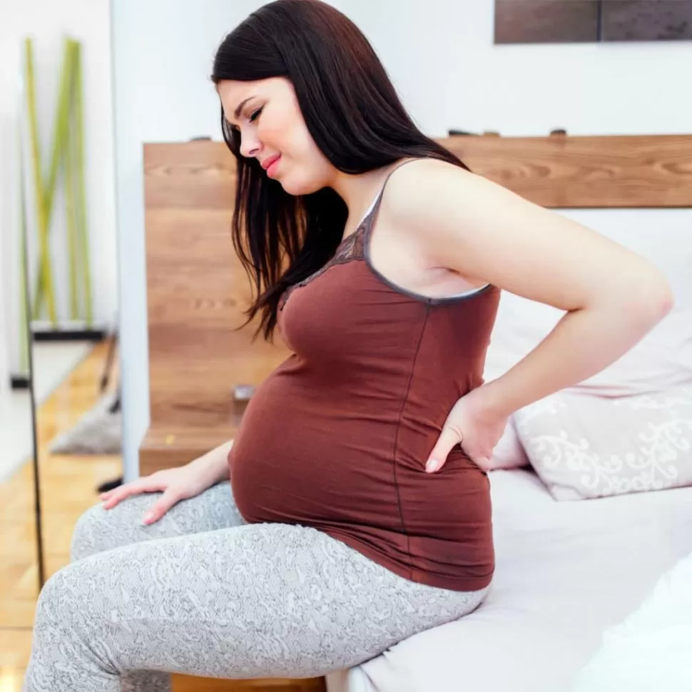 PARA QUE NO OCURRA. Mantener buena postura, hacer estiramientos y controlar el peso pueden ayudar.  