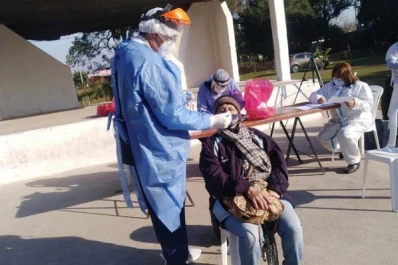 Testearon a más de 900 tucumanos en los barrios: el 17% dio positivo a covid-19