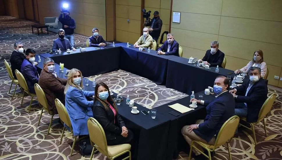 NO TAN JUNTOS. Los presidentes de los partidos tienen hasta el 14 para acordar cómo funcionará la alianza. 