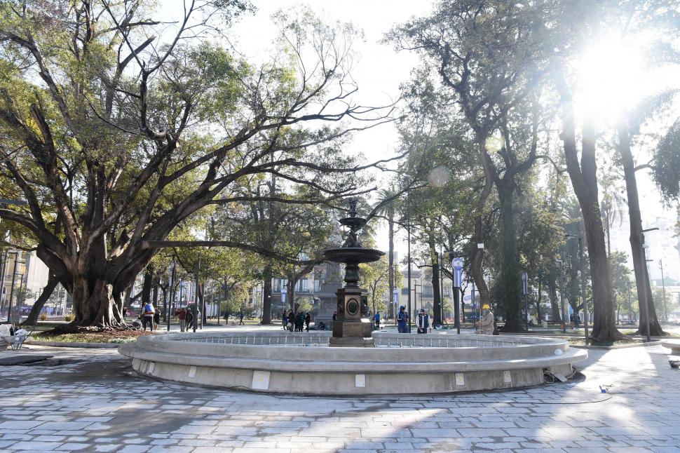 RESTAURADA. La fuente también fue puesta en valor y restaurada.