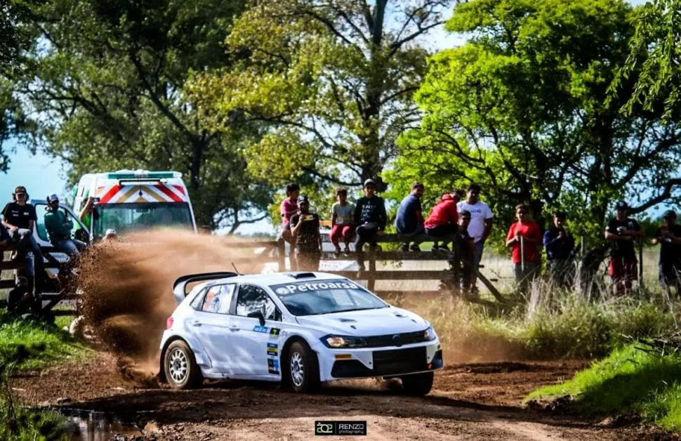 EL PUNTERO. Gerónimo Padilla manda en la RC2b con el VW Polo. 