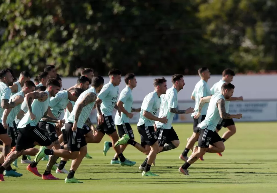 TRAS EL MISMO OBJETIVO. Luego de varios años, Argentina vuelve a una final, esta vez nuevamente será con el dueño de casa, como en la Copa América 2015, cuado se enfrentó a Chile. Ahora espera Brasil. 