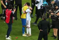 Mirá el emotivo abrazo entre Messi y Neymar tras la final de la Copa América