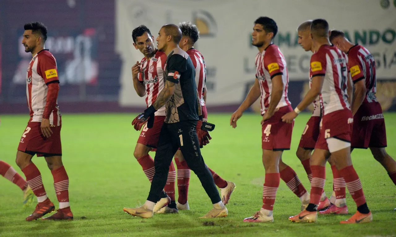 MALA NOCHE. En julio del año pasado, Quilmes venció al equipo de De Muner y lo privó de saltar a la cima de las posiciones.