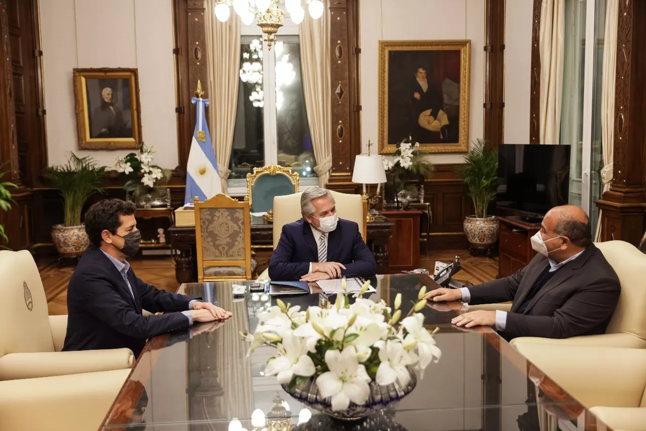 Alberto Fernández recibió a Manzur para analizar la situación sanitaria y económica de Tucumán