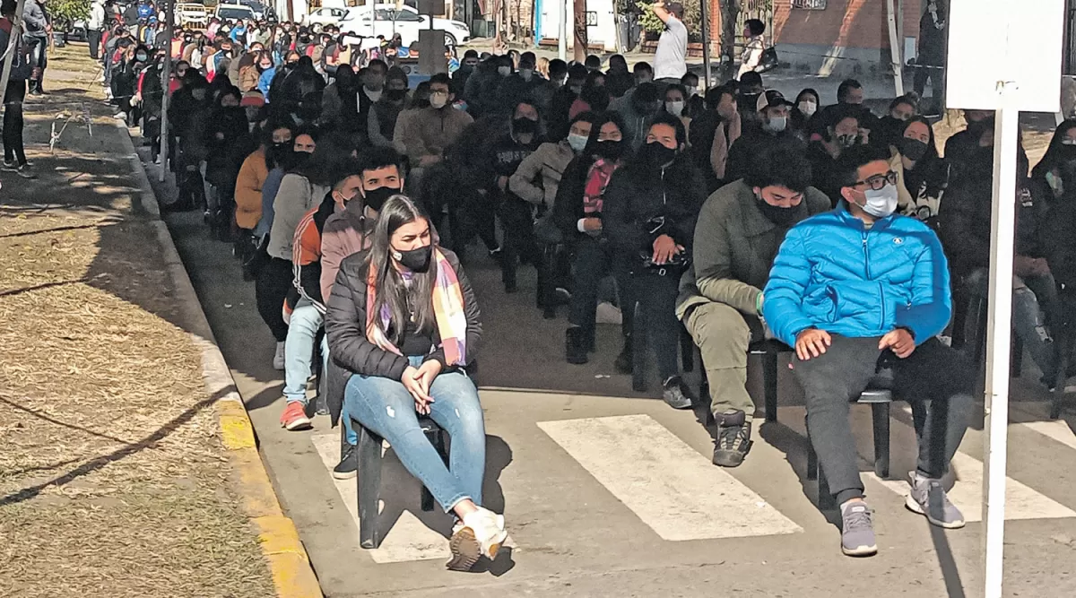 UN LUGAR COLMADO. En la “Perla del Sur”, las autoridades del área de Salud se mostraron sorprendidas: “nos desbordaron”, manifestaron.