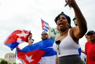 El alcalde de Miami sugirió a Biden lanzar ataques aéreos contra Cuba