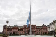 Decretan cinco días de Duelo Nacional en homenaje a los más de 100.000 muertos por covid