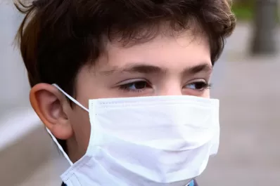 Qué sabemos sobre las vacunas en niños y jóvenes y porqué es clave que se vacunen