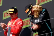 Fórmula 1: Hamilton volvió al triunfo tras sacar de carrera Verstappen