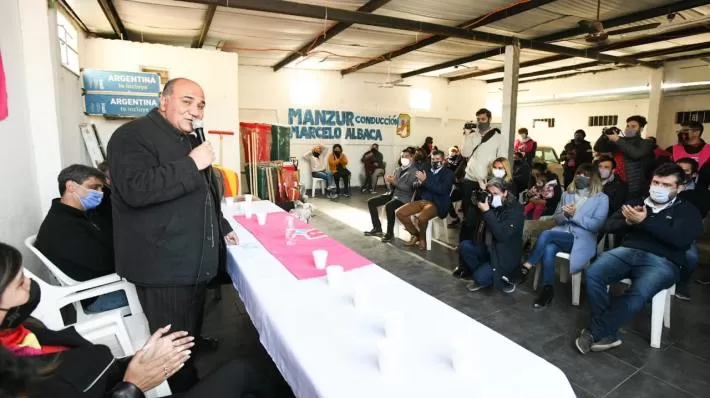 Manzur apuesta al empleo cooperativo en los barrios vulnerables de Yerba Buena