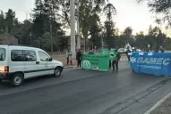 Protestan en Salta por la detención de trabajadores de la salud, por el caso del peluquero
