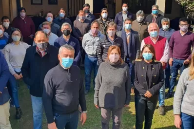 Cano y Elías de Pérez cierran filas con un sector del radicalismo: ¿quiénes estuvieron?