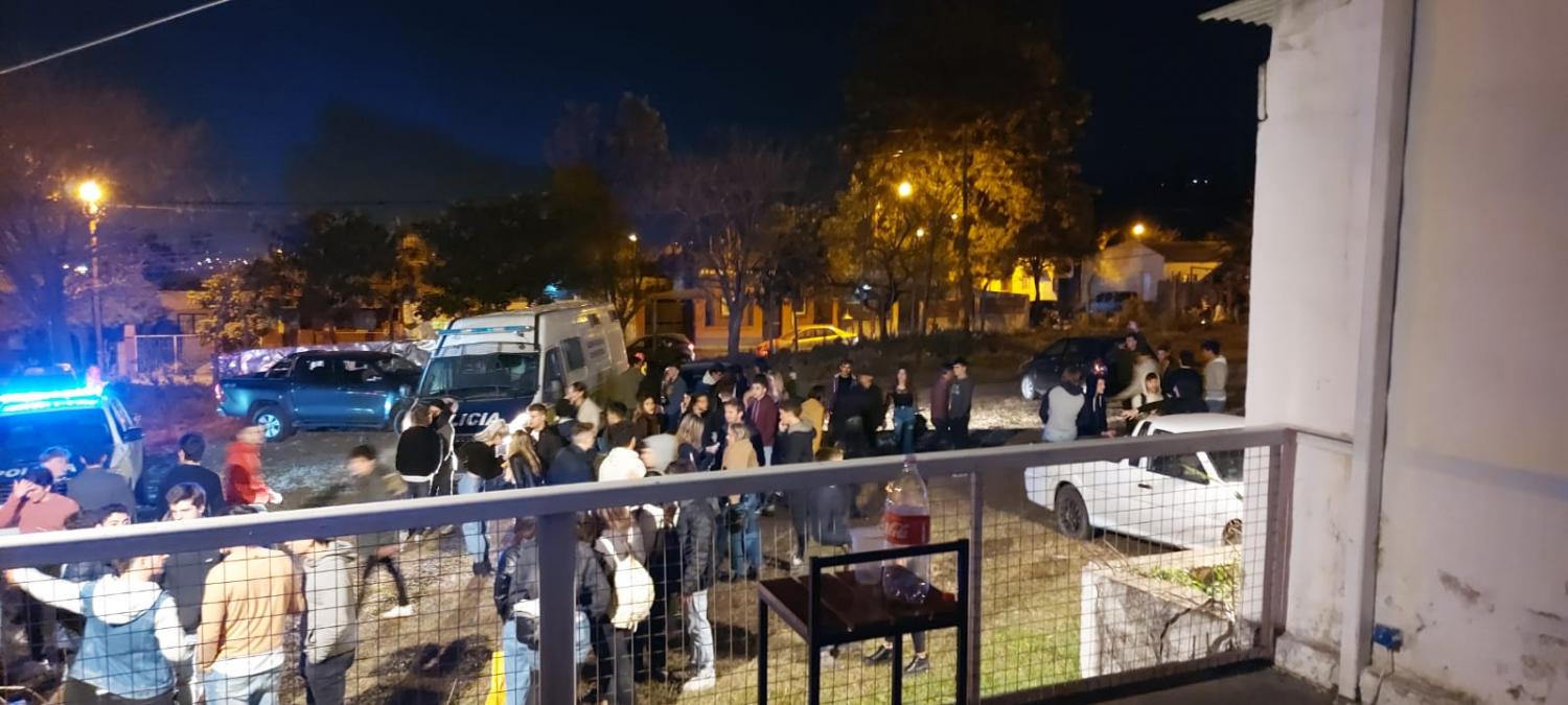 Día del Amigo: desalojaron una fiesta con más de 300 personas en Yerba Buena