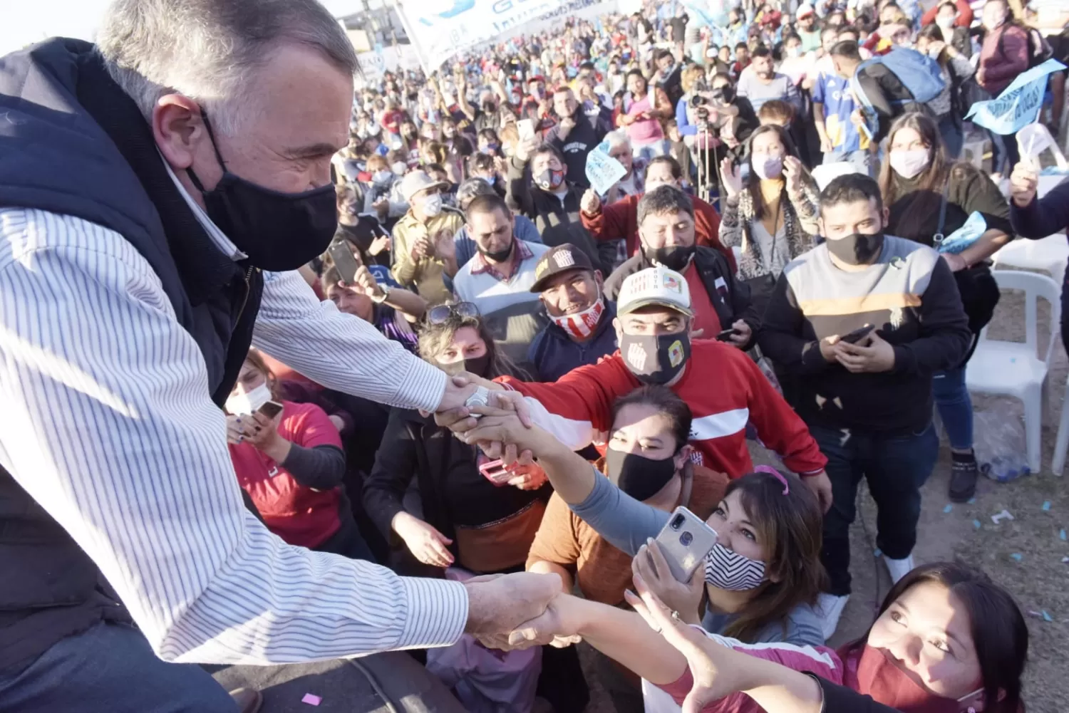 EN VILLA 9 DE JULIO. El vicegobernador Jaldo encabezó ayer un acto con 4.500 dirigentes. Foto: Prensa HLT