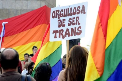 Diputada propone que “el colectivo travesti trans” se jubile antes de los 40 años