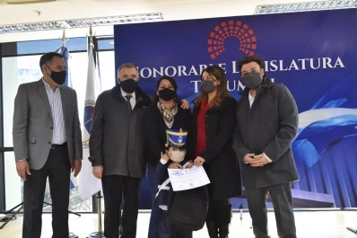 En la Legislatura, entregaron premios y distinciones a alumnos de nivel primario