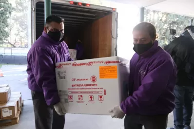 Tucumán: a quiénes se aplicarán las 54.300 dosis de AstraZeneca que llegan hoy