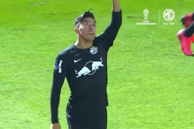 Sudamericana: mirá el golazo de Tomás Cuello, el tucumano que le dio la clasificación a Bragantino