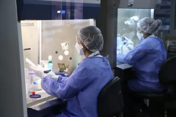 Una tucumana llegó a Buenos Aires desde el extranjero y dio positivo para la variante Delta