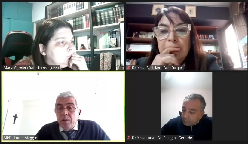 ATENTA. La jueza Ballesteros escucha al auxiliar Lucas Maggio. 