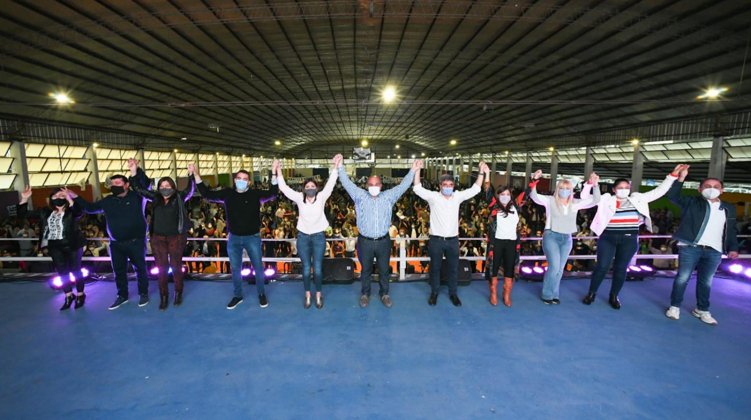 CON SUS CANDIDATOS. El gobernador Manzur anunció su lista. Foto: Comunicación Pública