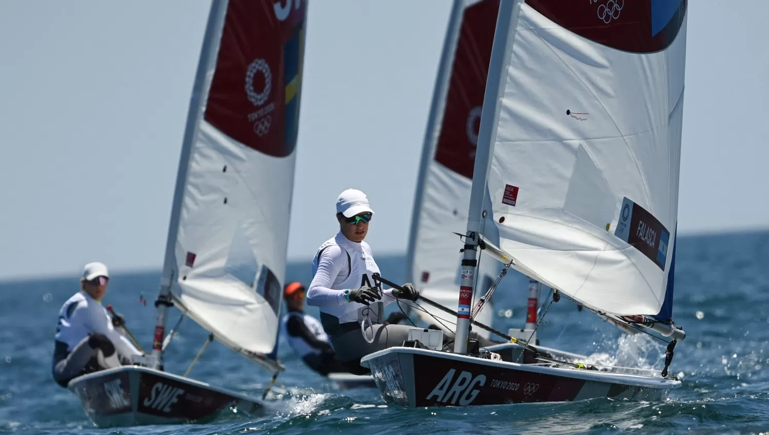 FLOJO ARRANQUE. Los argentinos quedaron lejos tras el debut de regatas en Tokio 2021.