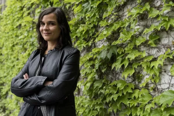 “En alguna medida, todas las relaciones amorosas son a distancia”