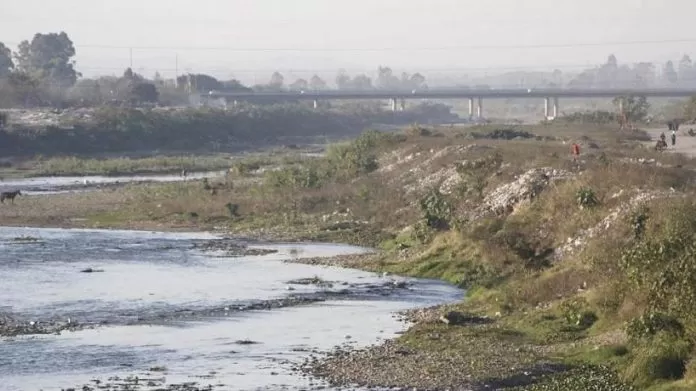 ZONA DEGRADADA. Los márgenes del río Sali necesitan un urgente plan de recuperación en el Gran San Miguel de Tucumán. 