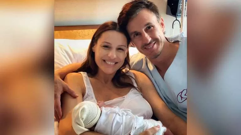 Pampita ya hizo a su hija socia de un grande del fútbol argentino