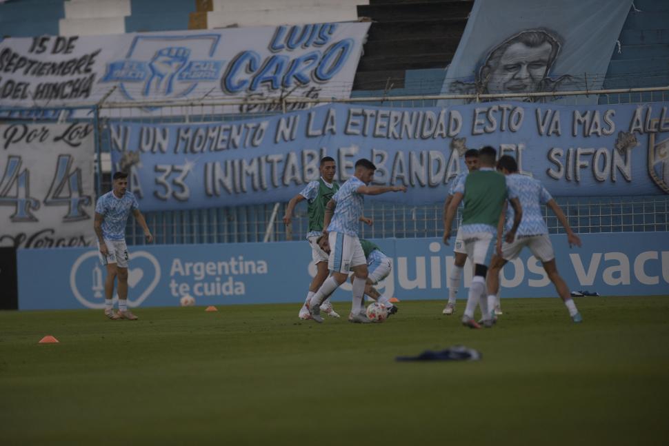 COMPAÑEROS. Cristian Erbes y Lucas Naranjo fueron el doble cinco del viernes. 