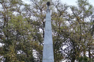 Cartas de lectores: monumento a la amistad