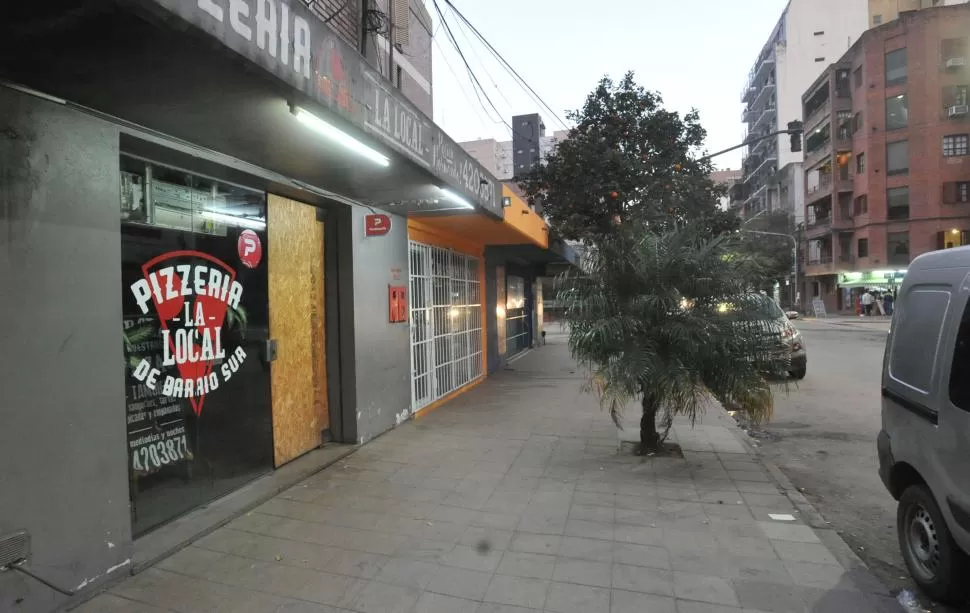 A ESA ALTURA. Una mujer fue asaltada cuando caminaba por Buenos Aires al 500. El ladrón disparó al suelo para amedrentarla y quitarle el bolso.  la gaceta / foto de antonio ferroni 