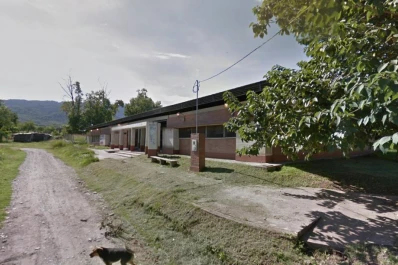 En San Pablo las maestras debieron barrer una escuela