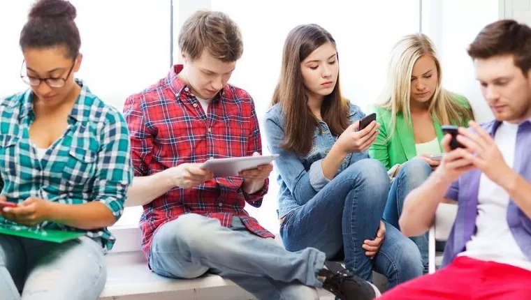DATO. Seis de cada 10 personas de esta generación realizan compras mediante Apps..