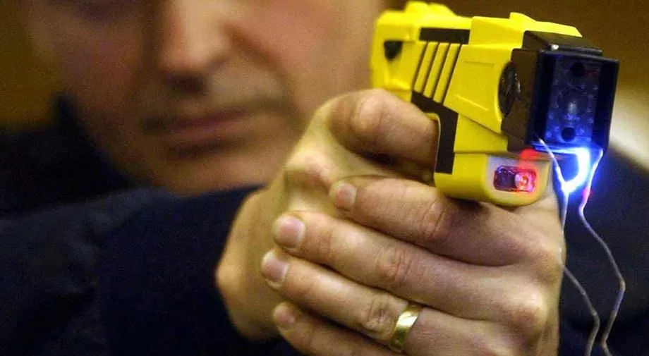 Se reabre la discusión por las pistolas Taser