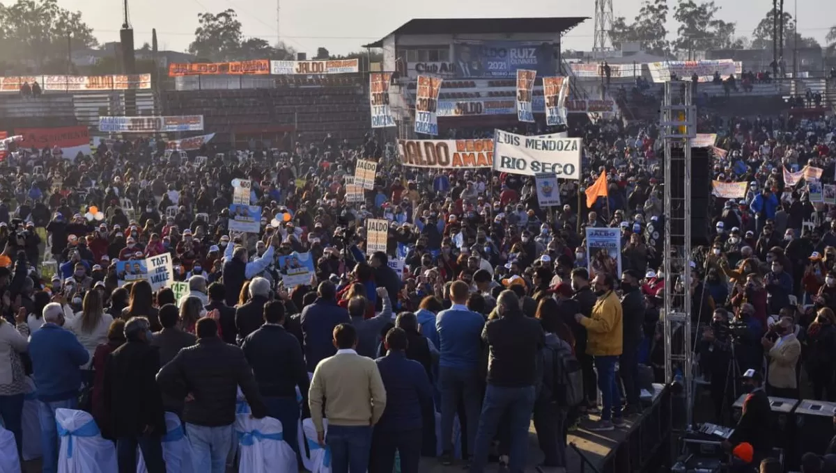 PRONÓSTICO. En un masivo acto en Monteros, el vicegobernador, Osvaldo Jaldo, auguró un triunfo contundente y sorprendente para 