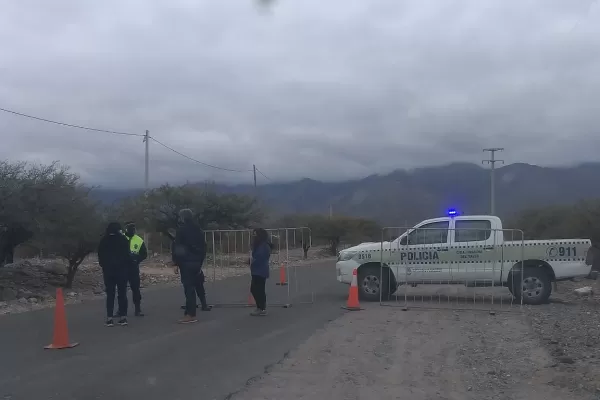 Por hielo en el camino, está interrumpido el tránsito en la ruta 307