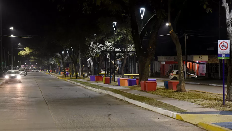 INAUGURACIÓN. El boulevar Poviña se luce con colores y con una nueva iluminación.