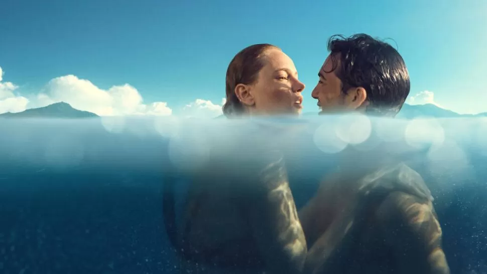  AQUEL VERANO. Un adolescente trata de conquistar a la chica de sus sueños y se ve metido en un triángulo amoroso durante sus vacaciones. Por Netflix.