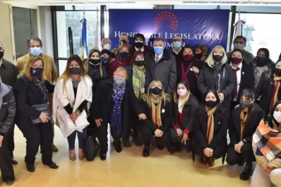 Jaldo se reunió con docentes en la Legislatura