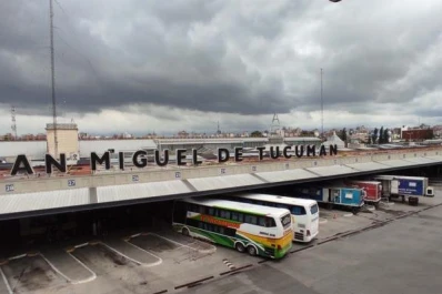 Quedaron habilitados los viajes en micro de larga distancia con fines turísticos
