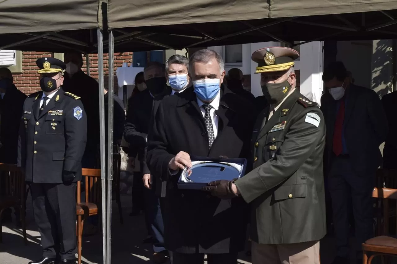 Jaldo participó en el acto por el 83° aniversario de Gendarmería