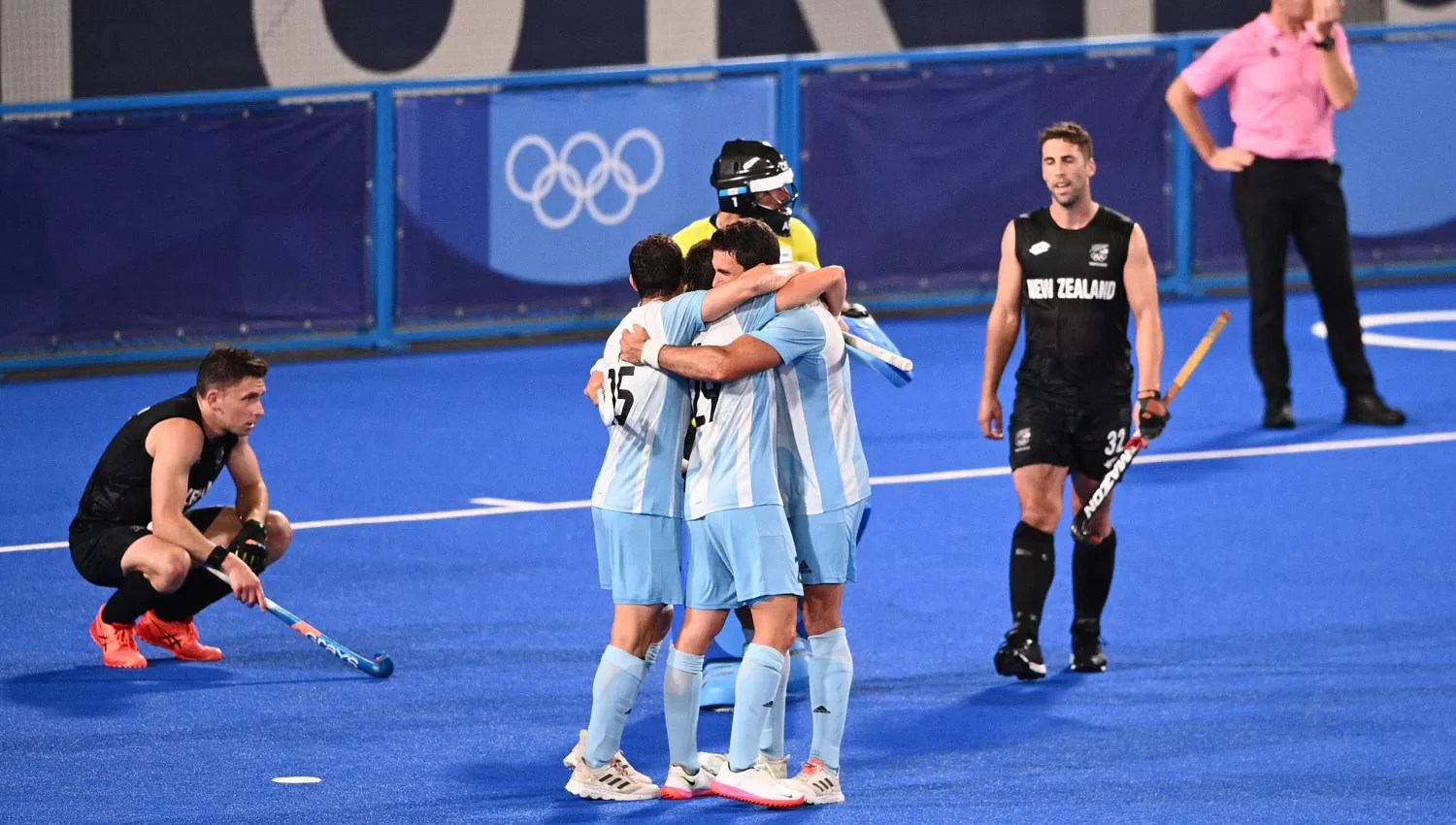 FESTEJO. Los Leones necesitaban ganar a los oceánicos para asegurar su pase a cuartos.