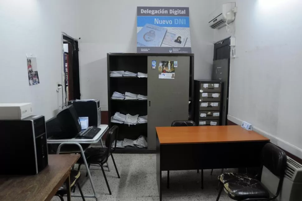 DESDE LA CASA. Una oficina del Registro Civil vacía, durante los momentos de restricciones más duras por la pandemia. LA GACETA / FOTO DE INÉS QUINTEROS ORIO (ARCHIVO)