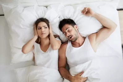 ¿Por qué no descanso bien? Estas señales pueden indicar que tenés apnea de sueño