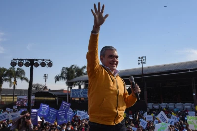 Con un discurso que disparó contra Manzur y Jaldo, Alfaro lanzó su precandidatura