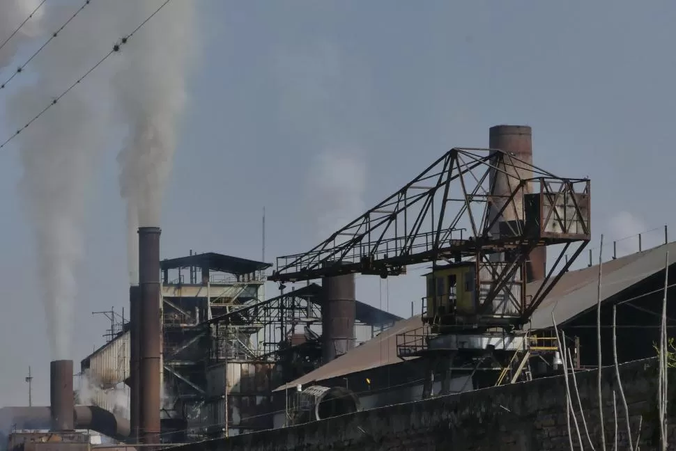 UN COMPROMISO INCUMPLIDO. La fábrica de Monteros fue apercibida el año pasado por el mismo problema, y había prometido solucionarlo. la gaceta / foto de Osvaldo Ripoll